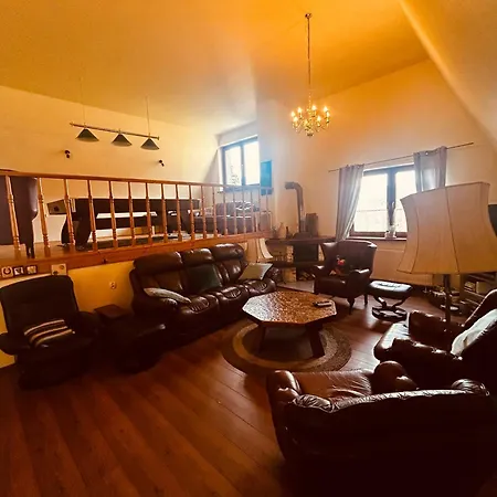 Karolinka Stroza - Pet Friendly