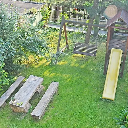 Karolinka Stroza - Pet Friendly