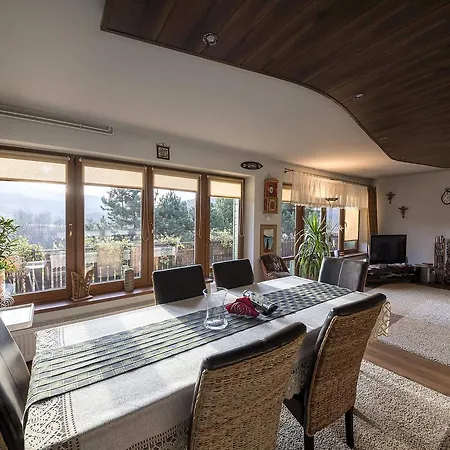 Karolinka Stroza - Pet Friendly