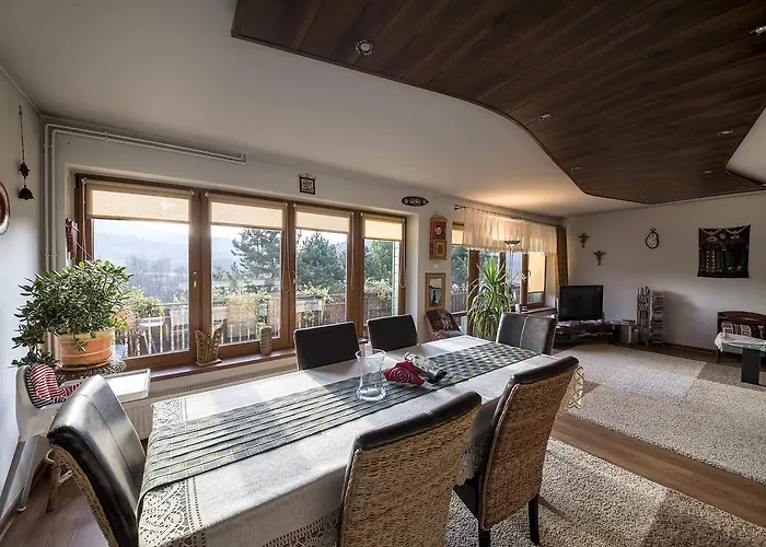 Karolinka Stroza - Pet Friendly